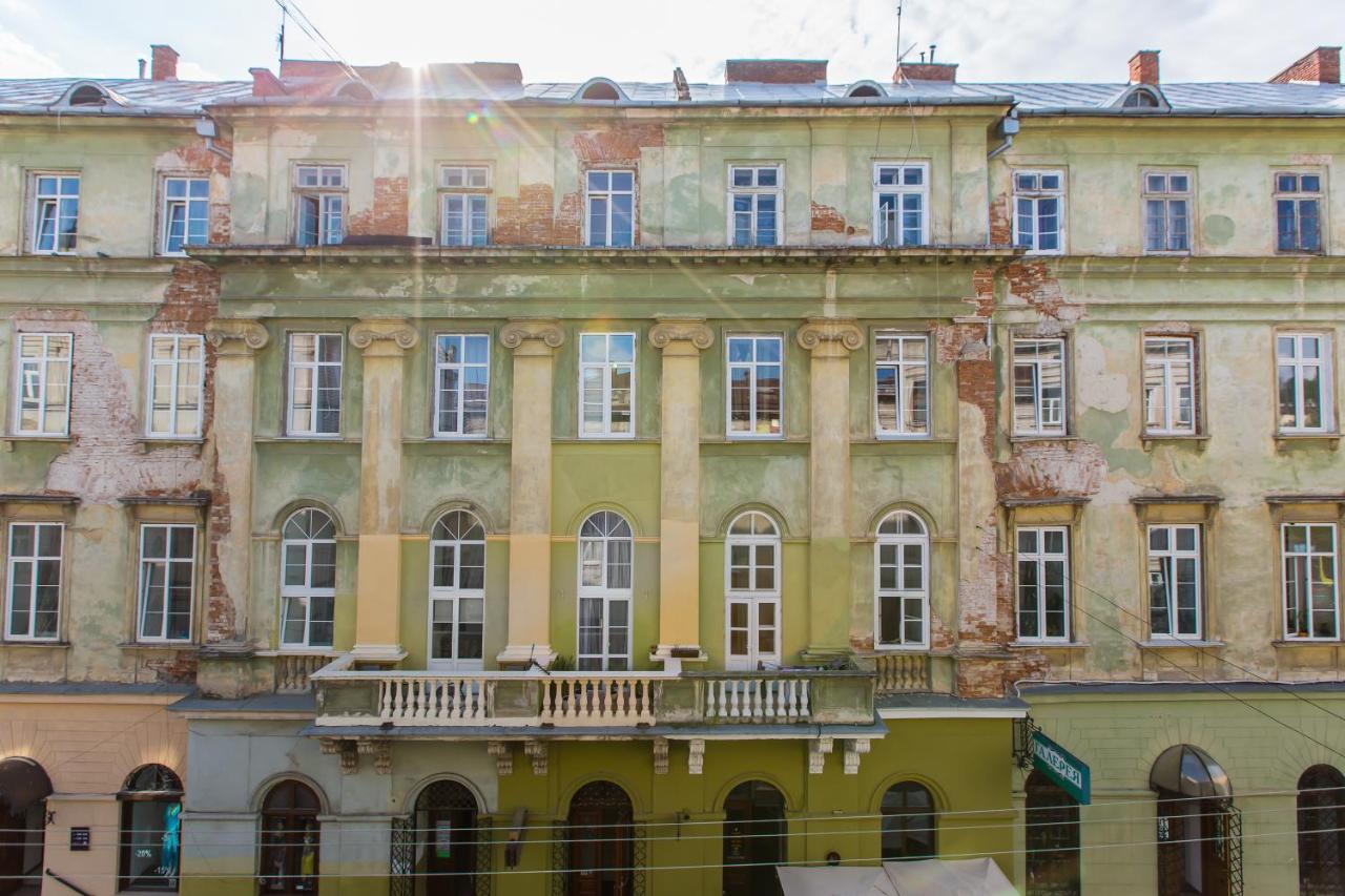 Навпроти Вернісажу Біля Оперного Вулиця Театральна 26 Є Балкон Та Інернет Apartment Lviv Bagian luar foto