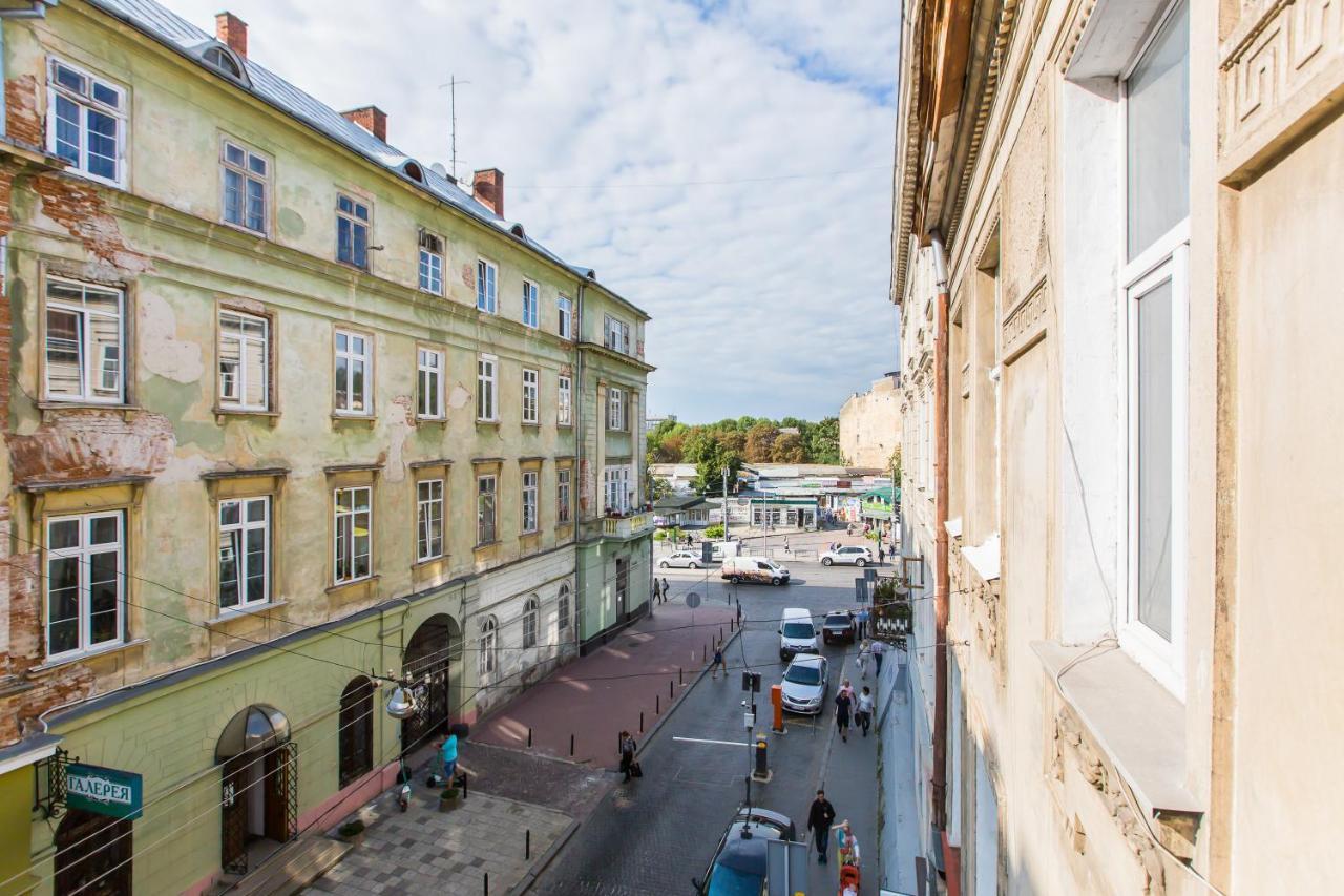 Навпроти Вернісажу Біля Оперного Вулиця Театральна 26 Є Балкон Та Інернет Apartment Lviv Bagian luar foto